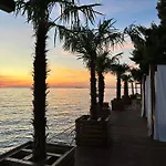호텔 Inn Hotel Kanine