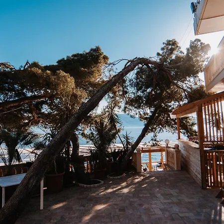 Inn Hotel Kaninë